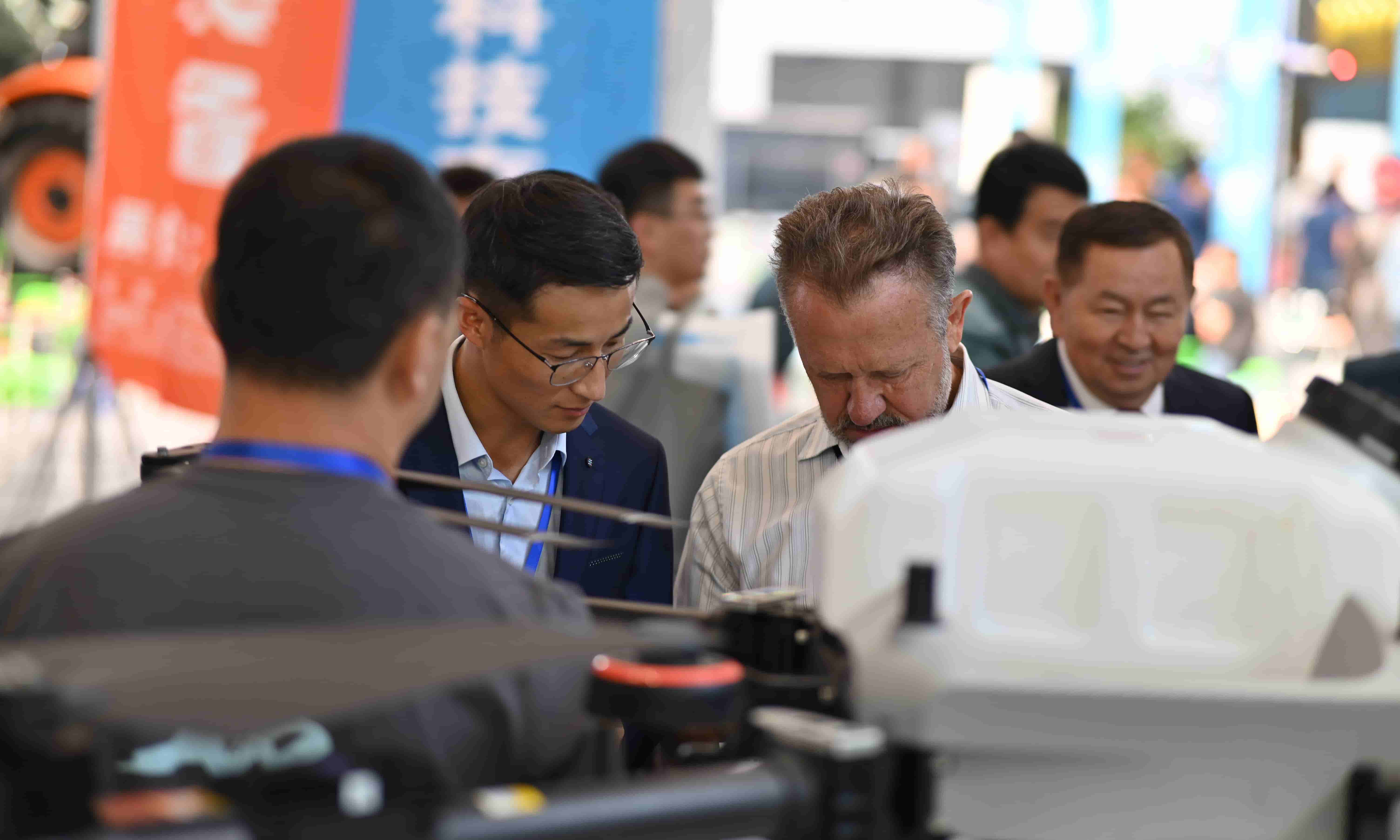 Topxgun é o centro das atenções na Exposição de Máquinas Agrícolas de Sinkiang 2023