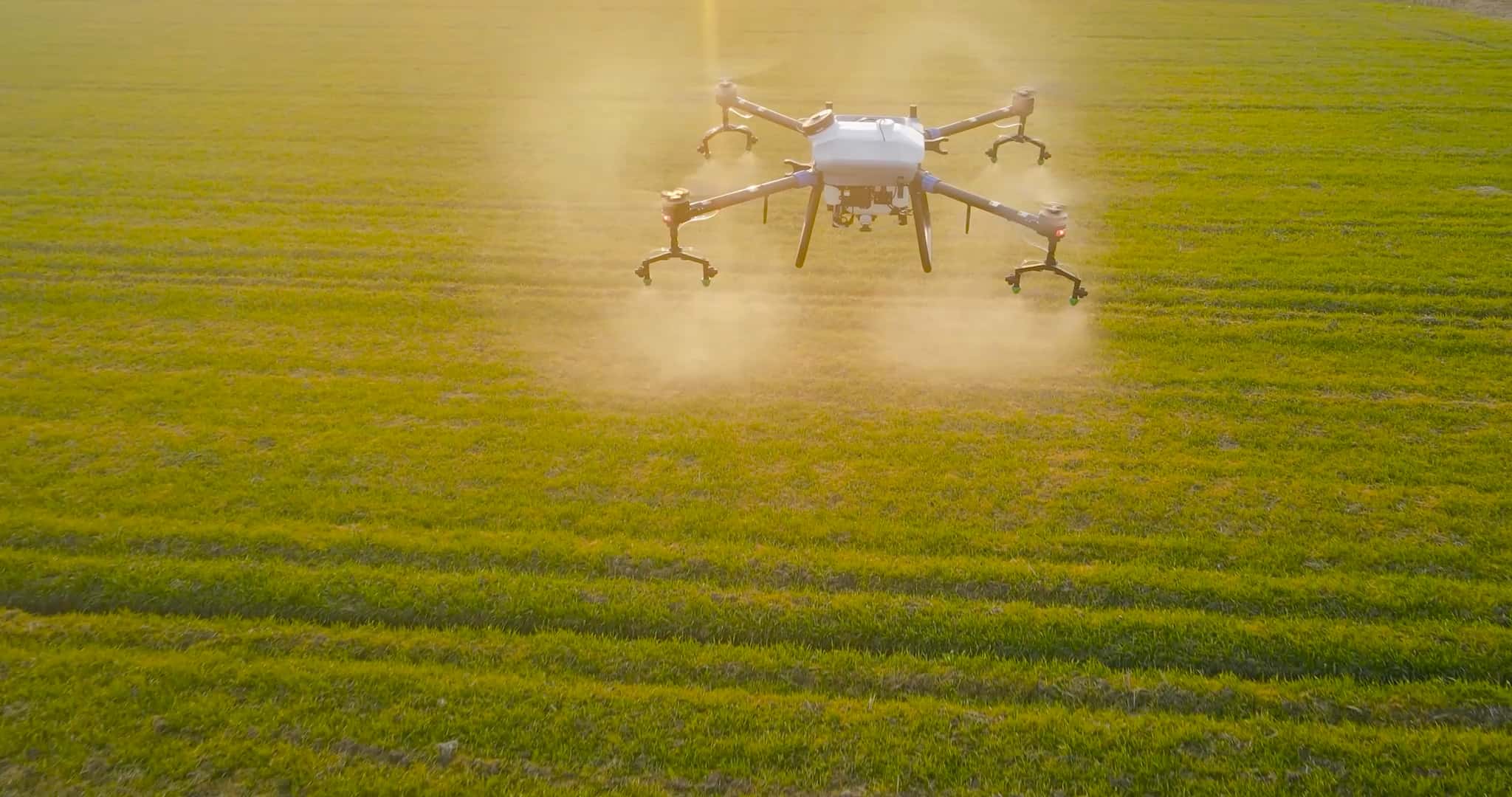 Our FP100 agriculture drone features 8 high-pressure nozzles that ensure fine and uniform atomization, strong penetration, and drift-reducing. With a tank capacity of 15L, it is perfect for spraying crops such as wheat, rice, and corn.